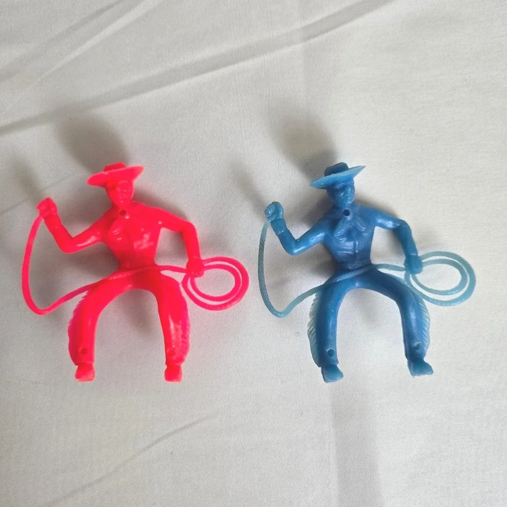 Set of 2 Vintage Plastic Cowboy Toy Figures, Red/Blue, 3.5